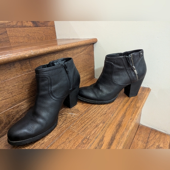 Clarks Mission Halle Distressed Leather Black Heel Ankle Boot Women Size… - Picture 14 of 16